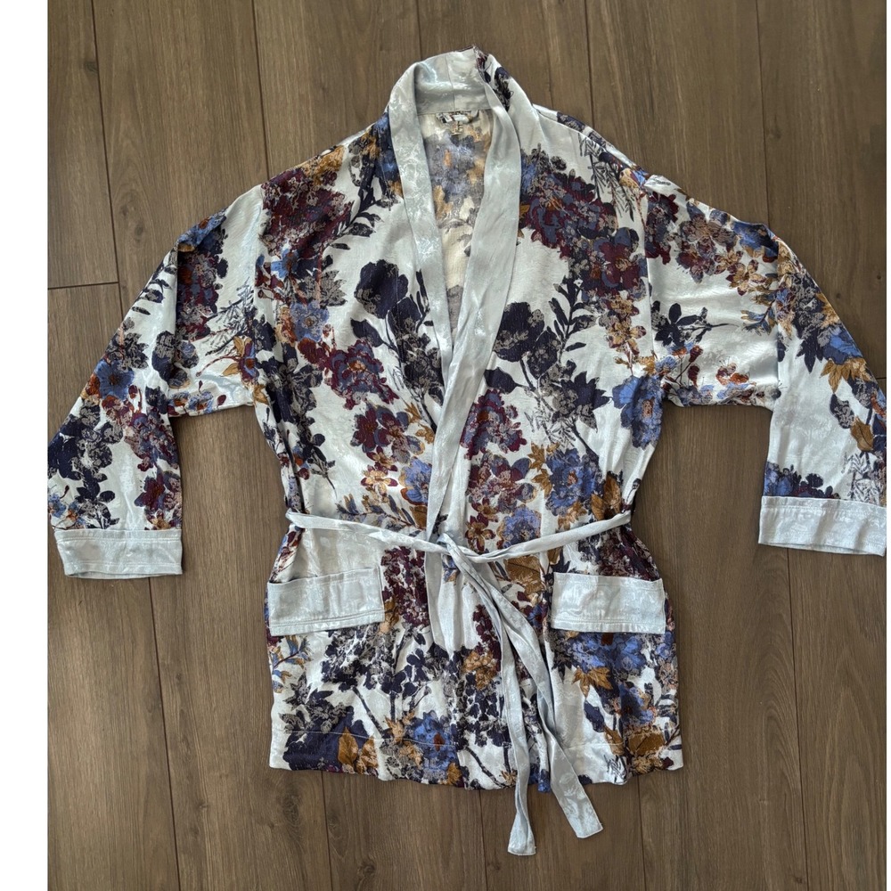 Intimately Free People Robe Women XS Light Blue Floral Short Wrap Belted